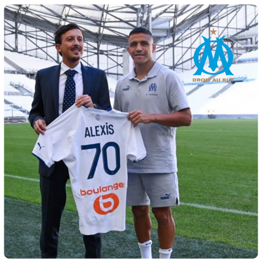 Signature à l'OM en 2022.